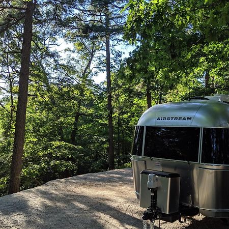 Airstream Caravel 2020 Loblolly Pines Adventure Camp Ξενοδοχείο Eureka Springs Εξωτερικό φωτογραφία